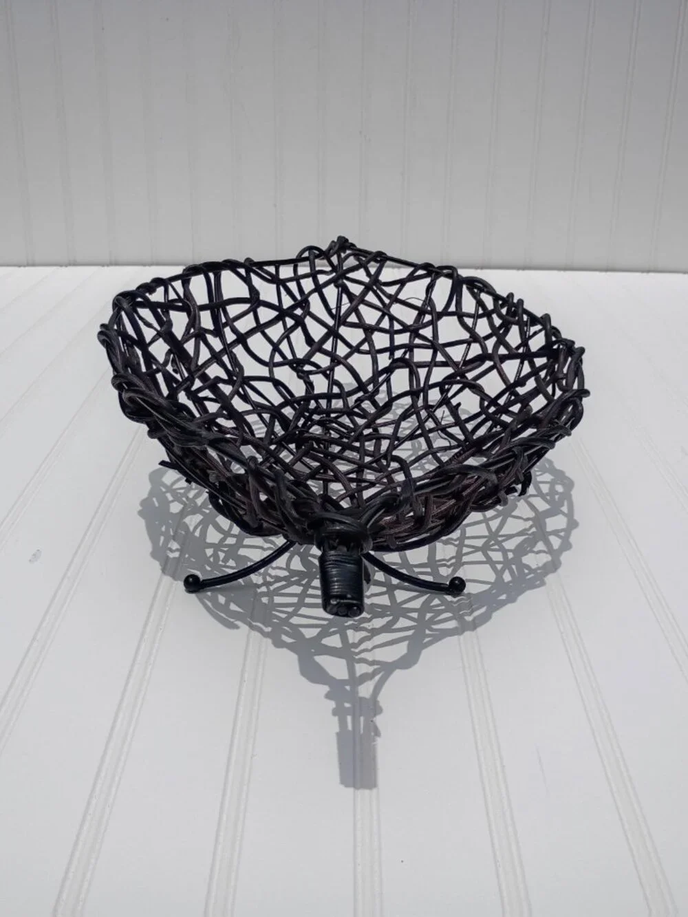 Vintage Wicker Leaf Shaped Basket Decorative Fruit Bowl Black Iron Legs 18
